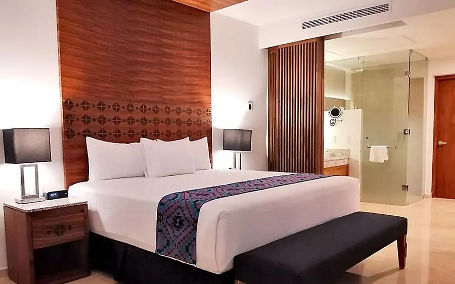 Crown Paradise Club Riviera Puerto Morelos 3*,